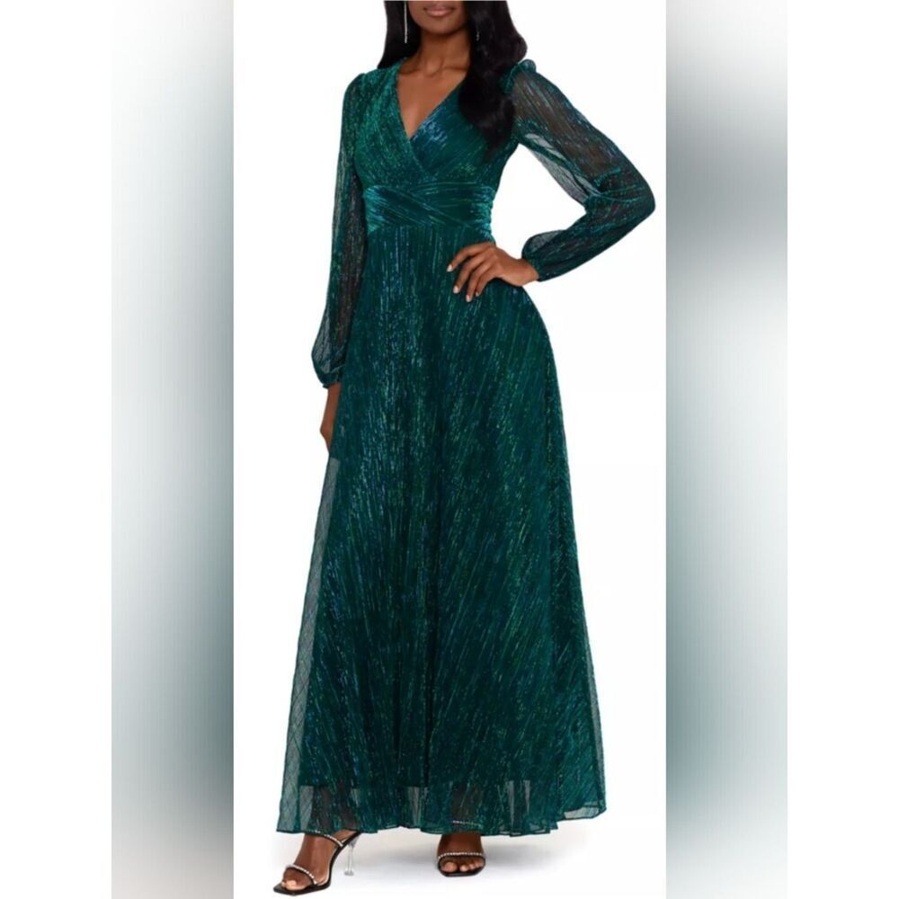 Betsy & Adam Long Sleeve V-Neck Crinkle Shimmer Gown NWT Size 6 Jade Green